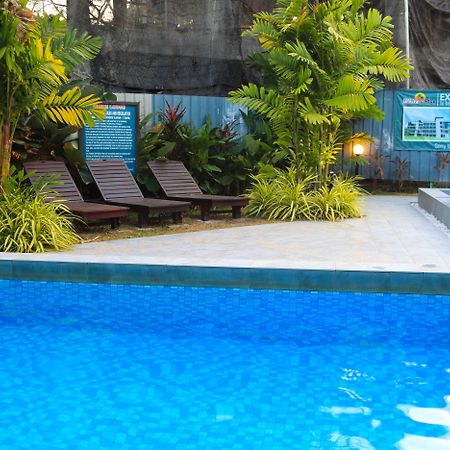 White Lodge Pantai Cenang  Exteriör bild