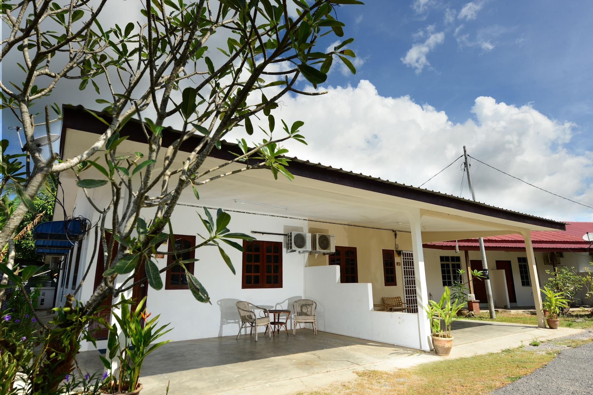 White Lodge Pantai Cenang  Exteriör bild